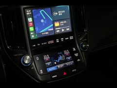 Демонстрация беспроводного Carplay от Cosmo Toyota Crown